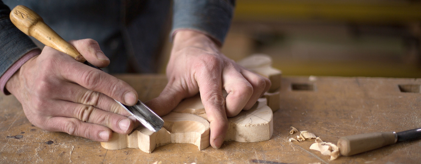 Carpenter ânsia em madeira