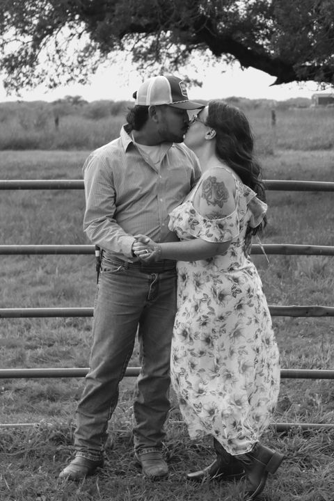 Couple photoshoot near Ganado, Tx