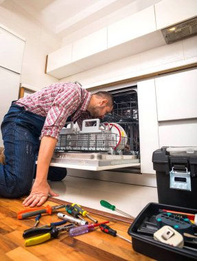 مركز الصيانة الأفضل لخدمات تصليح غسالات اطباق وايت وستنجهاوس في الامارات اتصل بنا علي رقم 0505090589 للحصول علي خدمات صيانة فورية بالمنزل مع الضمان. 