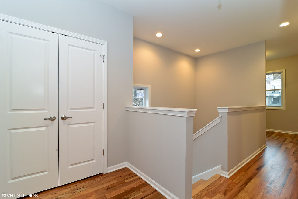 09_7720SPeoria_171_2ndFloor_HiRes