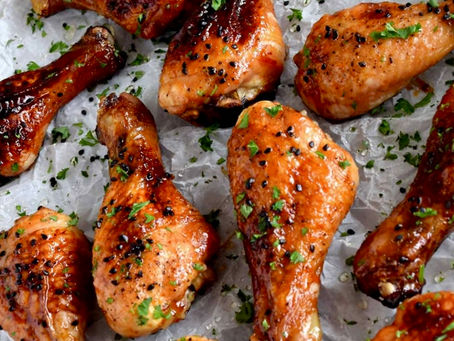 HONEY-SRIRACHA DRUMSTICKS