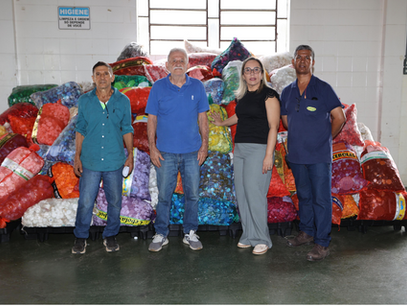 SIMPLAGO realiza nova entrega do Projeto Tampinha Legal