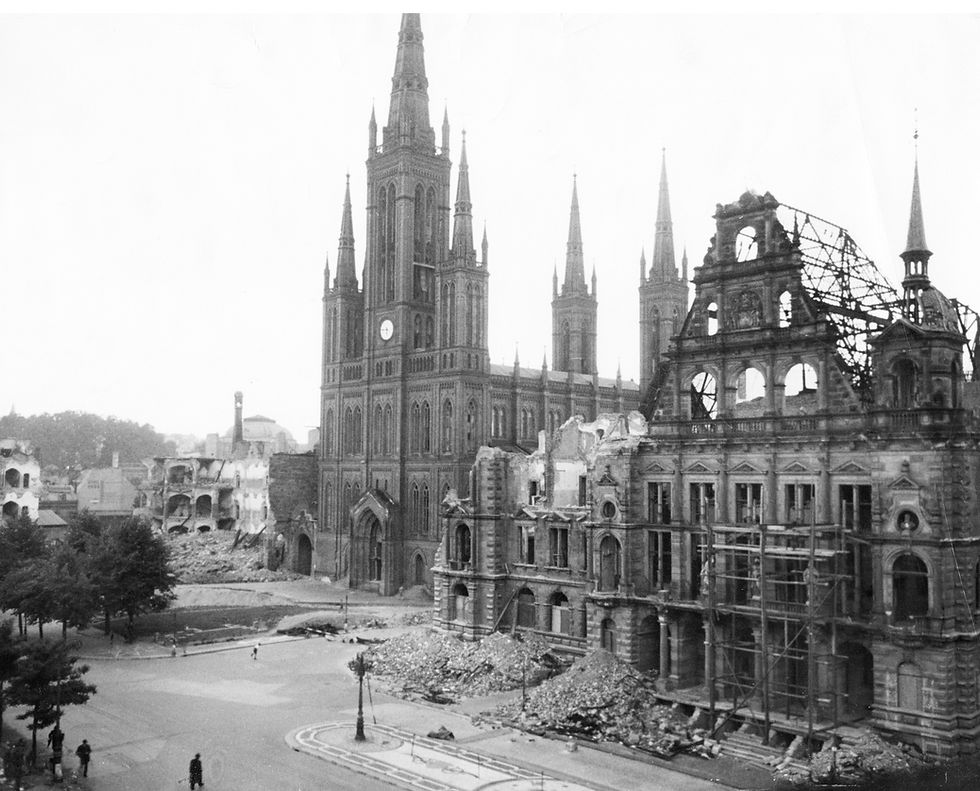 Zerstörtes Rathaus