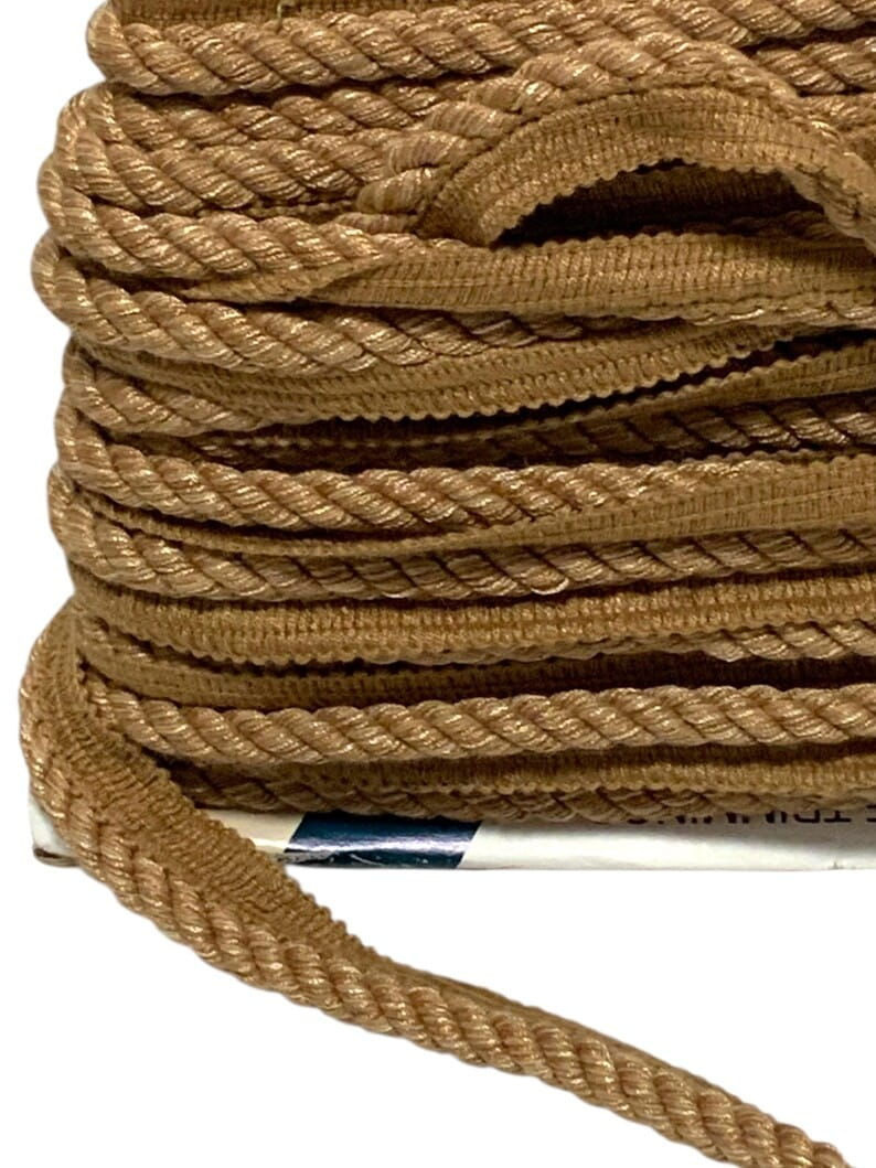 Thumbnail: Sandstone Shine Lip Cord