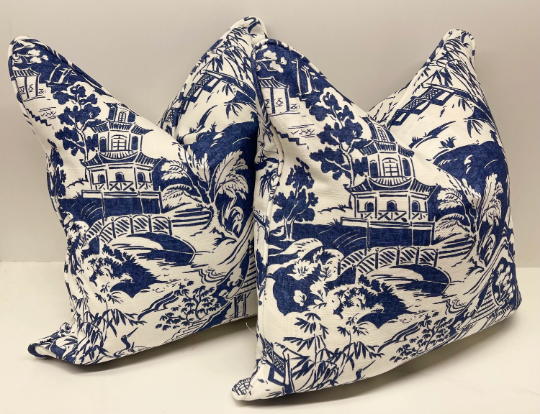 Thumbnail: Chinoiserie Midori Indigo Pillow Cover