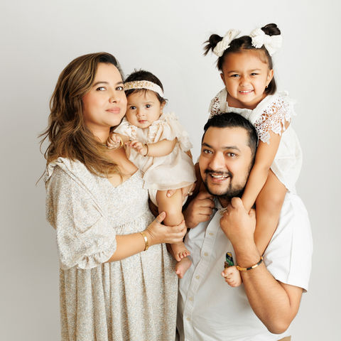 best Baltimore baby photographer, baby portraits near me Baltimore, Maryland cake smash photographer, in home cake smash session in Baltimore