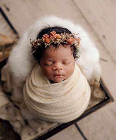 in home newborn photography Baltimore, Maryland newborn portraits, newborn photography packages, Maryland baby photography