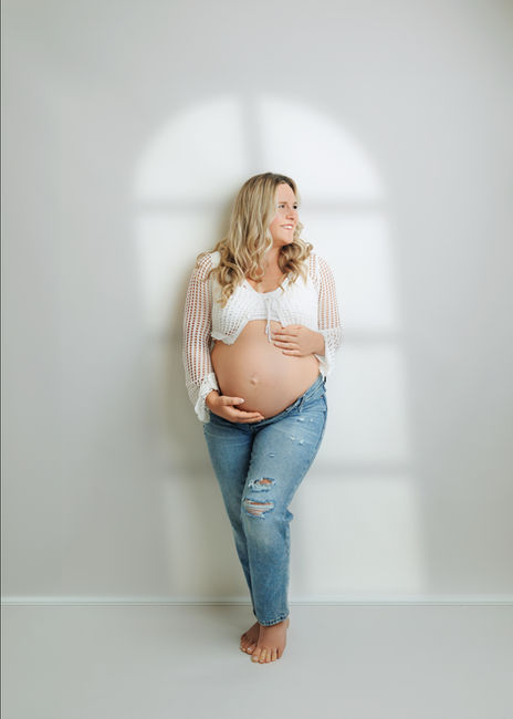 best Baltimore maternity photographer, maternity portraits near me Baltimore, pregnancy photography Maryland