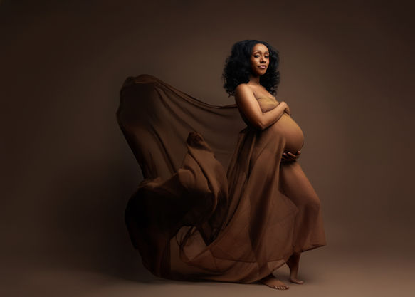 best Baltimore maternity photographer, maternity photography near me Maryland, Washington DC maternity photographer, in home maternity photography Baltimore