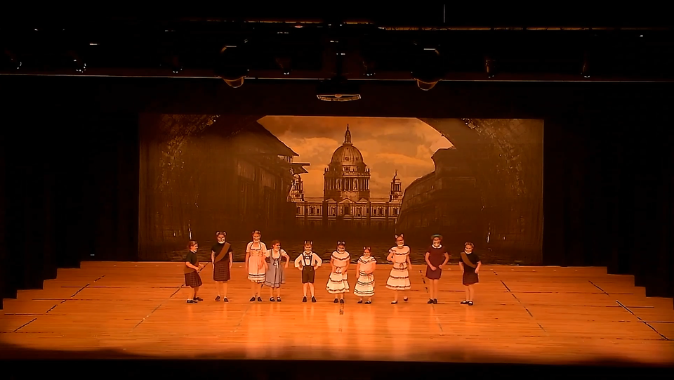 101 Dalmatians London Street 2