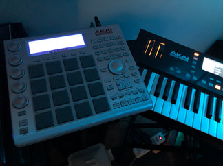 Akai MPC Studio & Akai Advance 61 Keyboard Contoller w/VIP