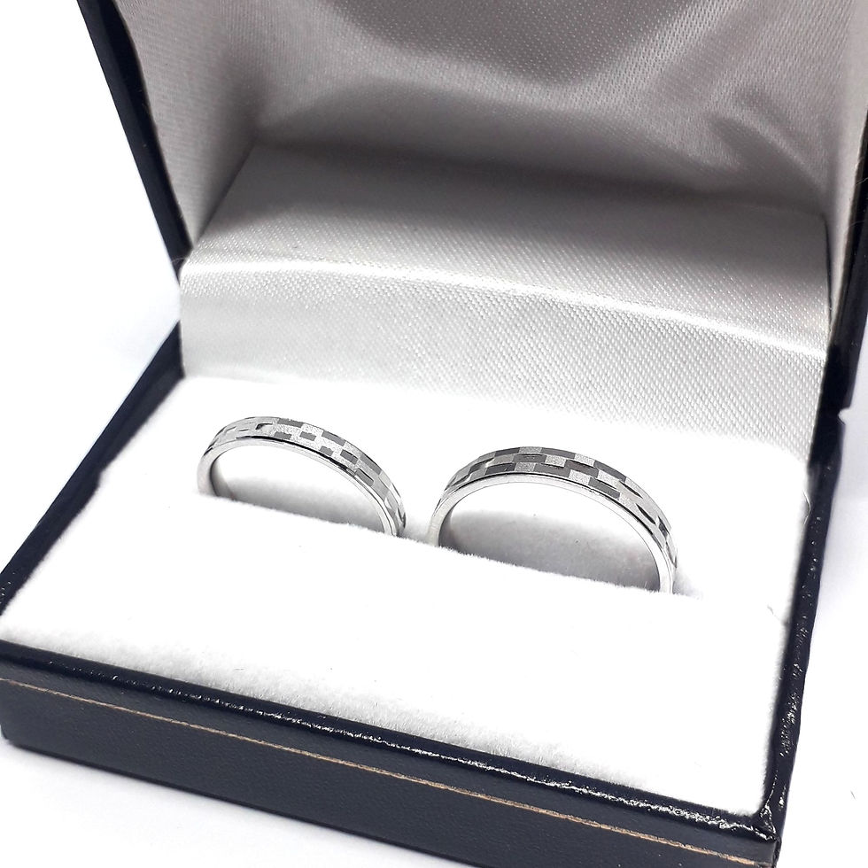 Miniatura: Argollas de Matrimonio labrada rectangular