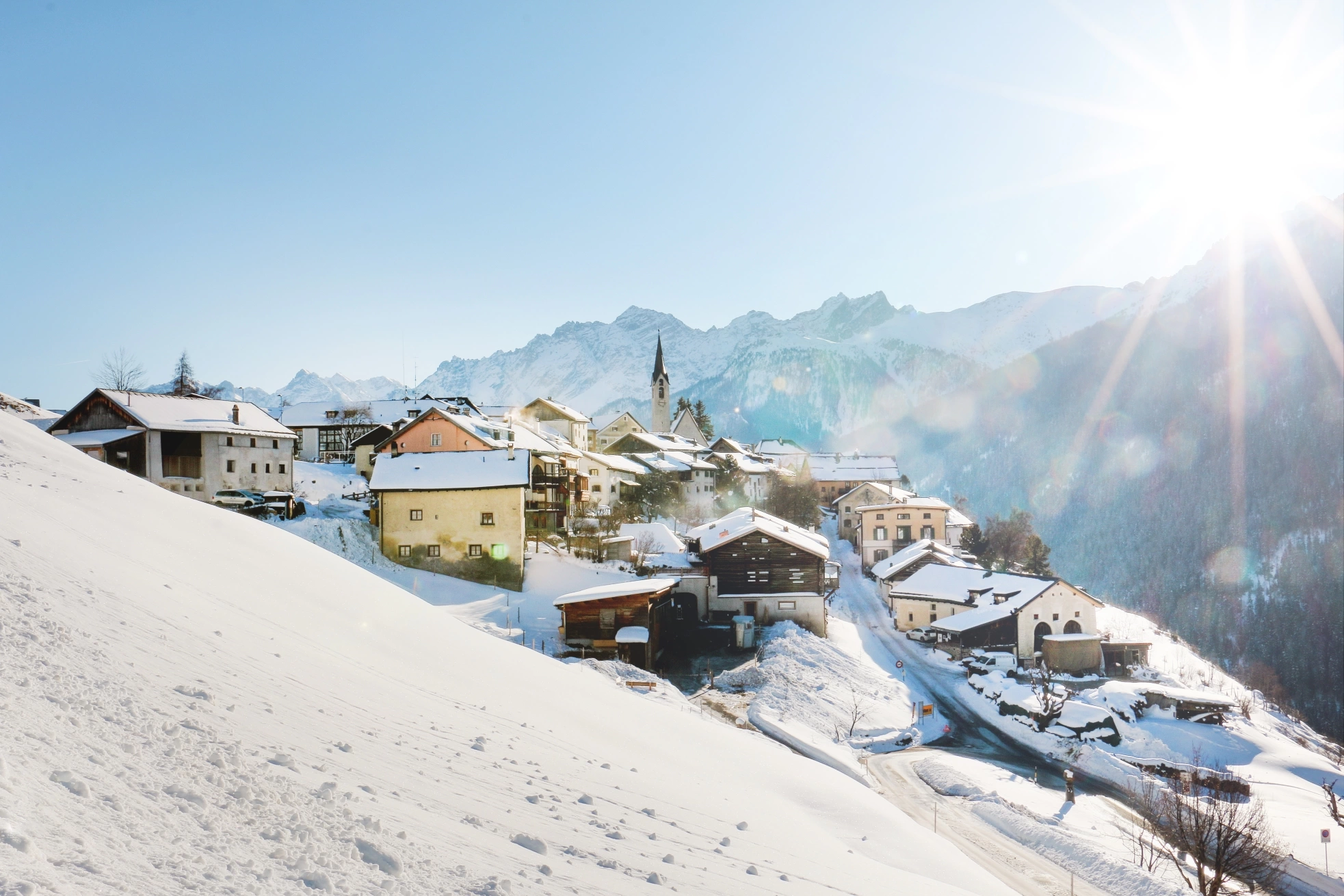 bergdorf-unterengadin-guarda-winter.webp