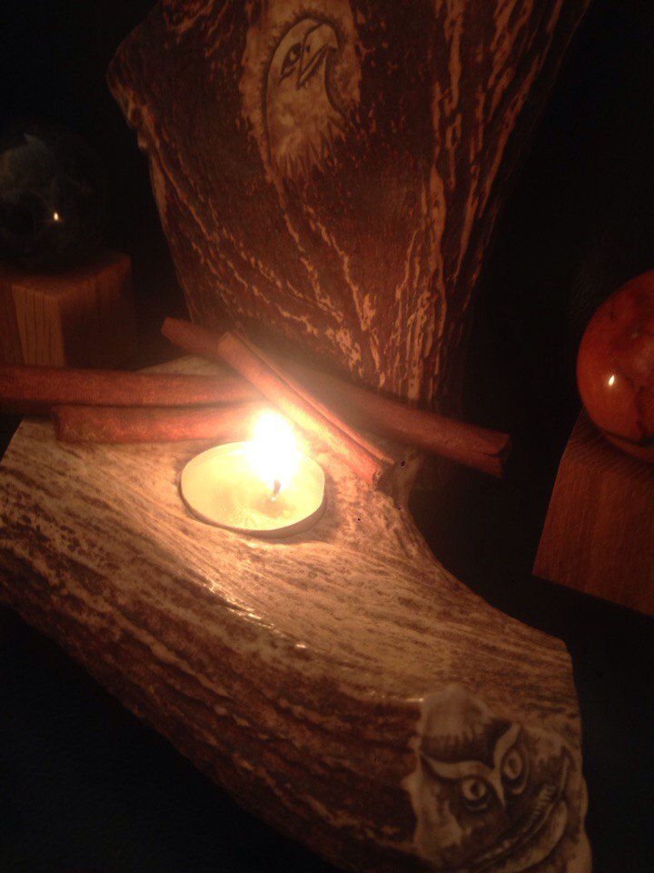 Миниатюра: Подсвечник для алтаря (Красного кута)