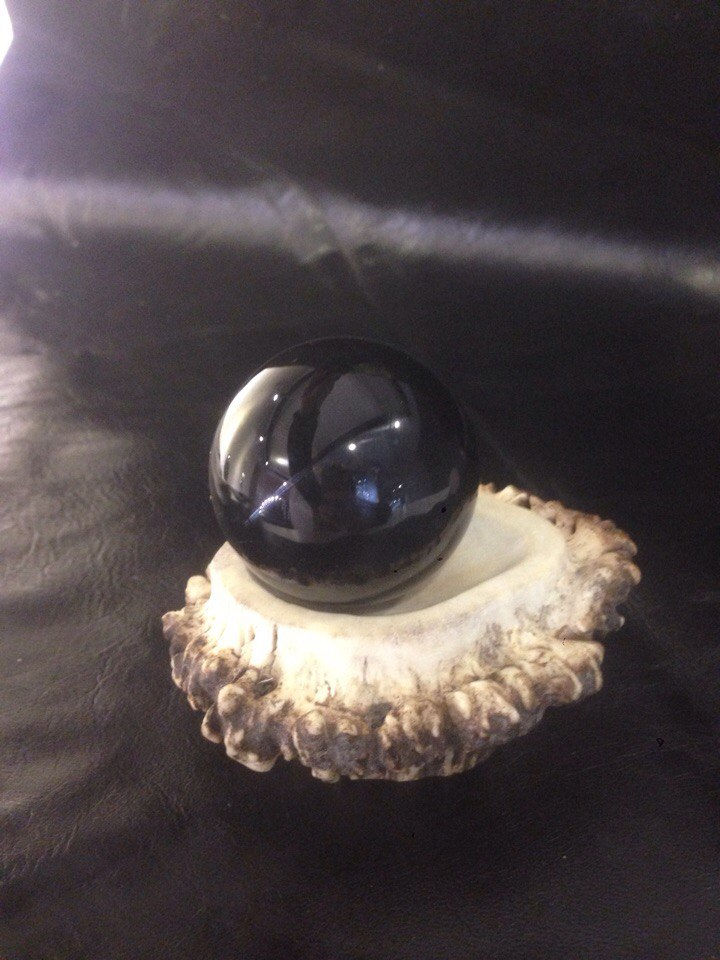 Миниатюра: Подставка под хрустальный и другие шары из розетки рога лося.