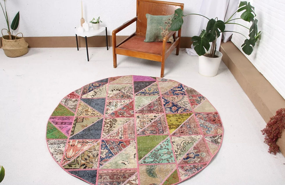 Thumbnail: Round Vintage 5.2 ft Patchwork Rug Code 7777