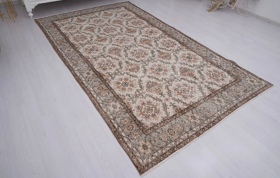 Thumbnail: 6x10ft Vintage Rug Code Code 195
