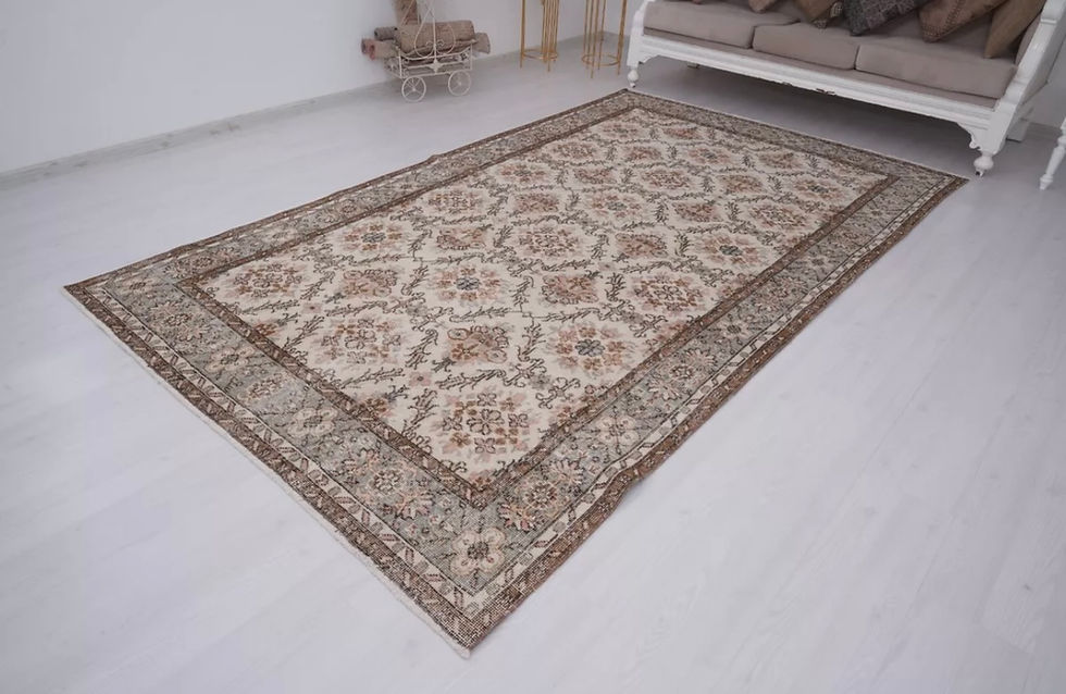 Thumbnail: 6x10ft Vintage Rug Code Code 195
