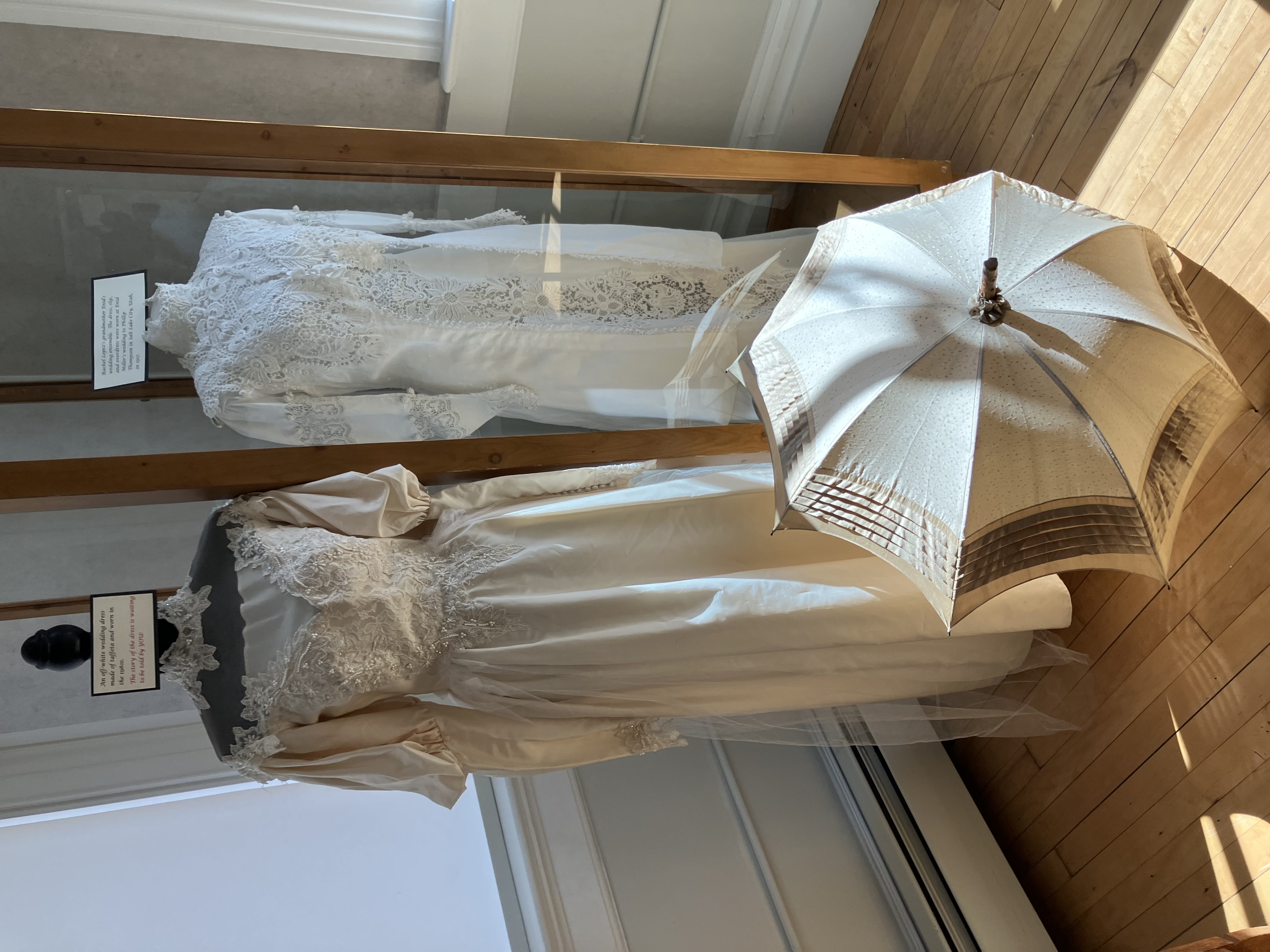 Experience the Timeless Appeal of Vintage Wedding Dresses at the