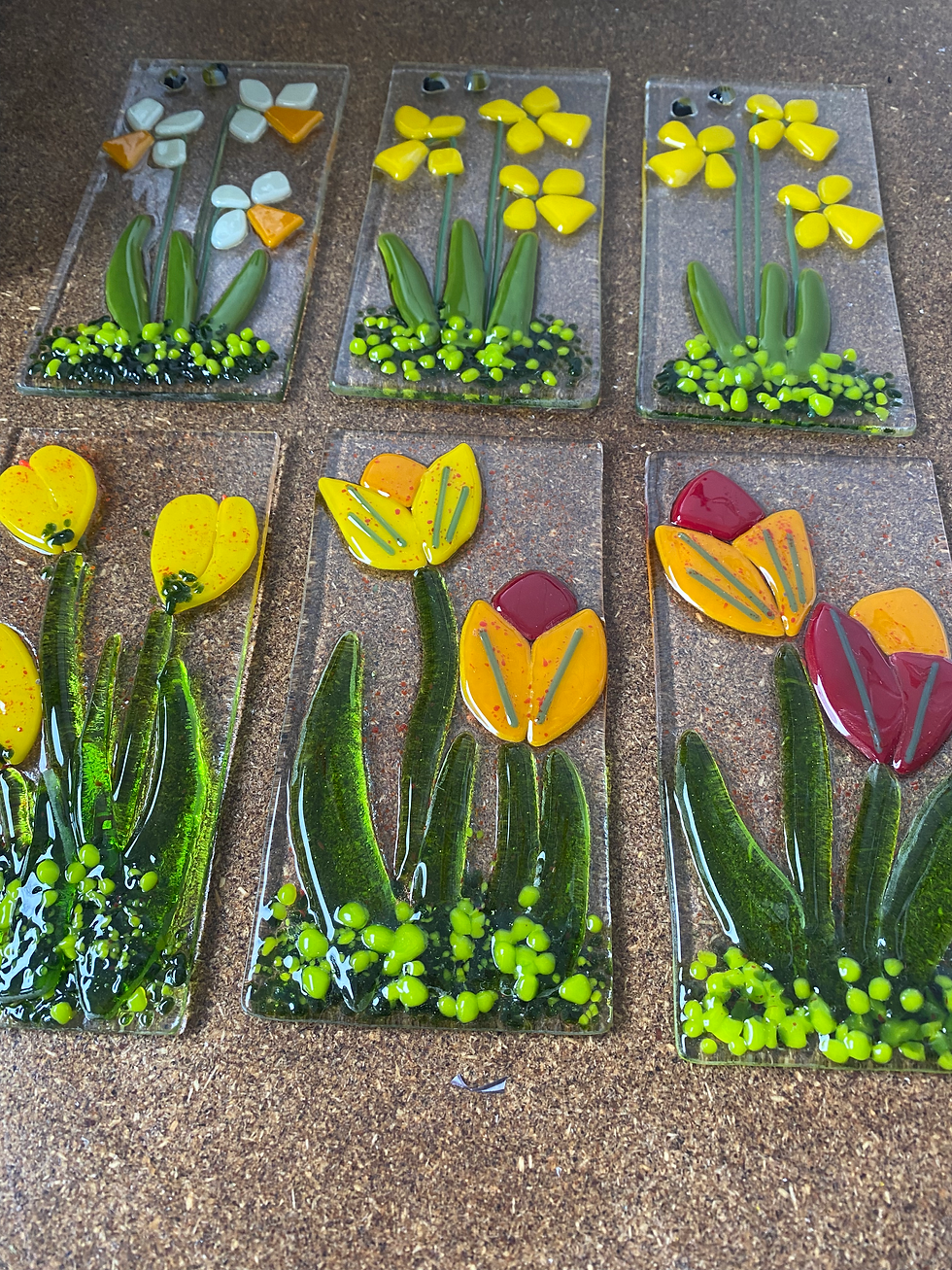 Thumbnail: Garden flower with glass tea lights