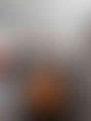 Lulu anime le gigot bitume derrière son bar