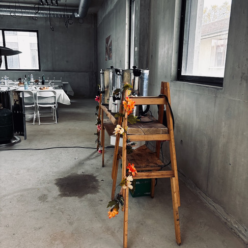 Pas toujours évident de rendre des espaces de repas de chantier attractifs
