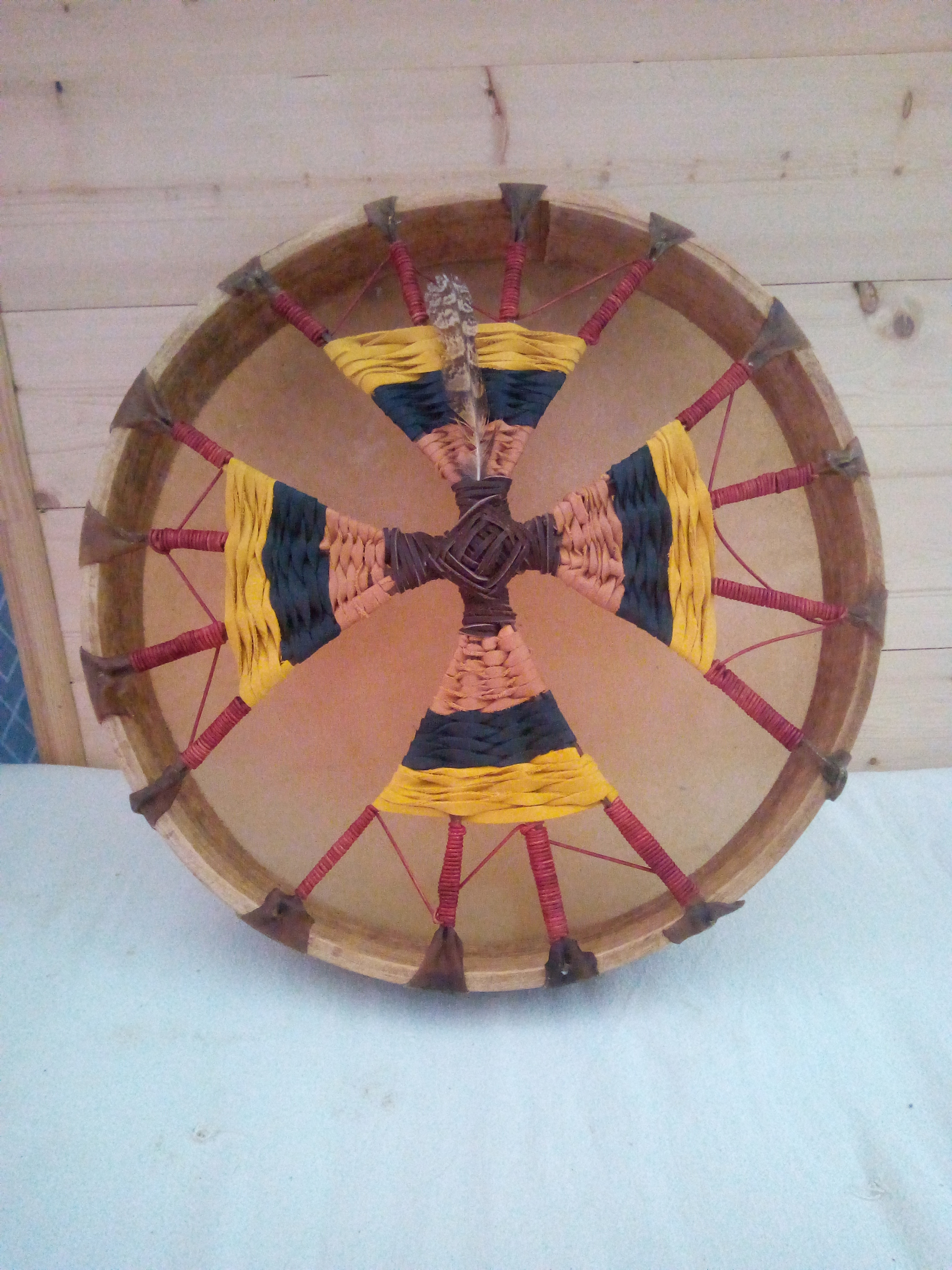 Tambour en peau de bison (vendu)