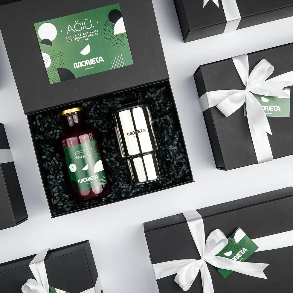 corporate gift box with berry tea and VINGA travel mug