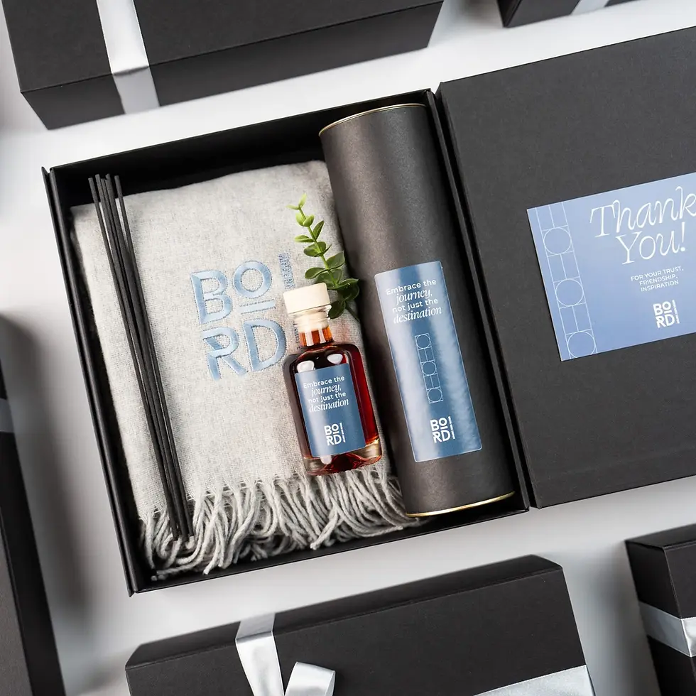 Thumbnail: Corporate gift box with blanket and home fragrance diffuser