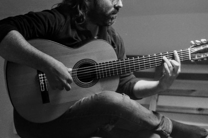 Paddy guitar photo - Victor's old camera.jpeg