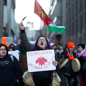 Canada hit by new rail, road barricades following arrests of indigenous protesters