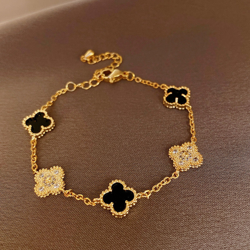 Thumbnail: Clover Kiss Collection