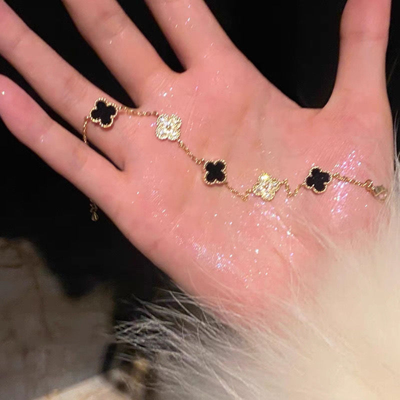 Thumbnail: Clover Kiss Collection