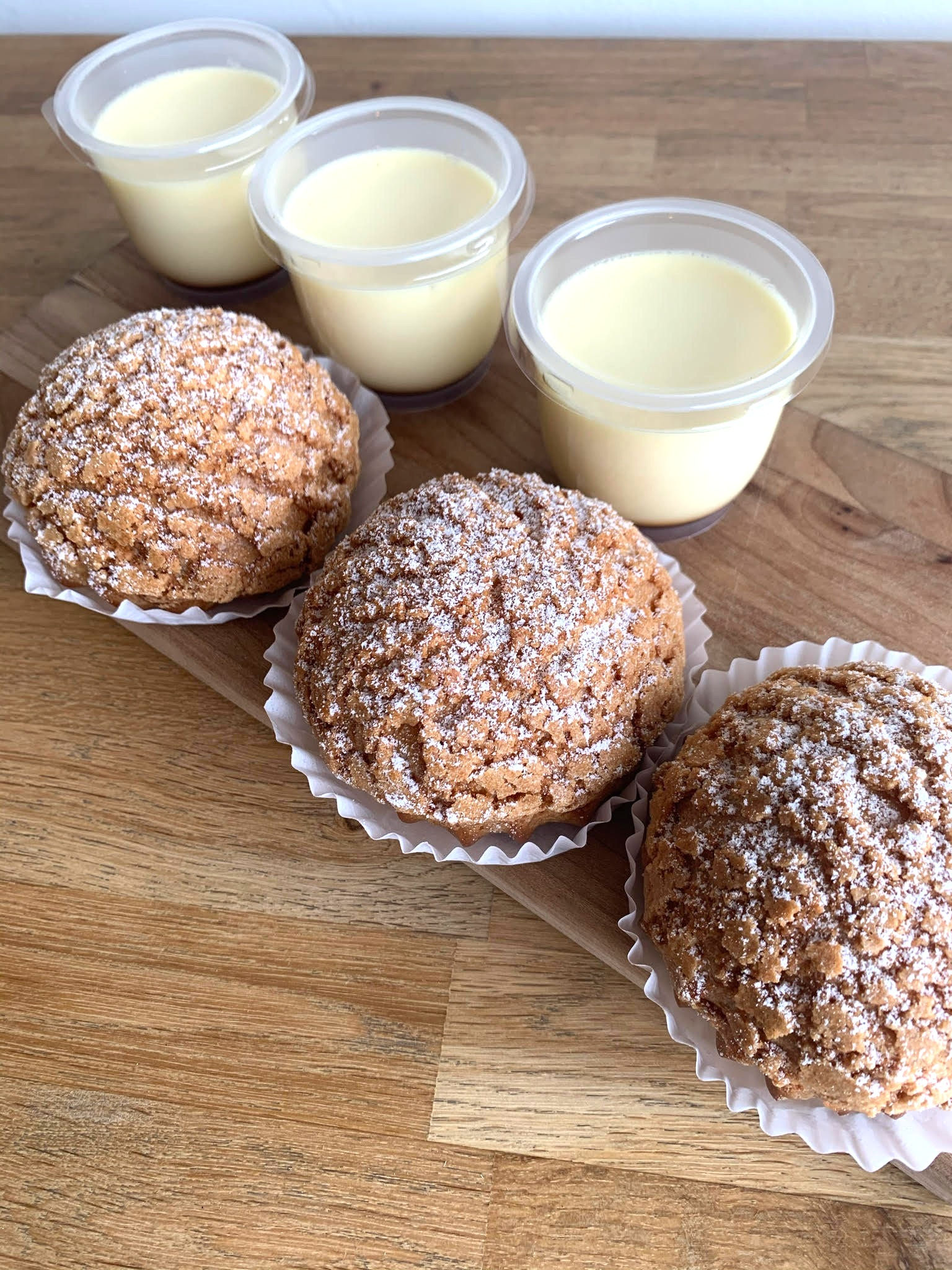 3 Cream Puffs & 3 Cream Caramels (Fri/Sat)