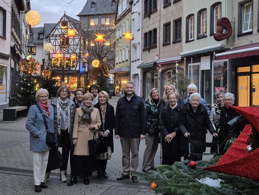Adventsfeier der Frauen Union Mayen mit Geschichte, Politik und Gemeinschaft