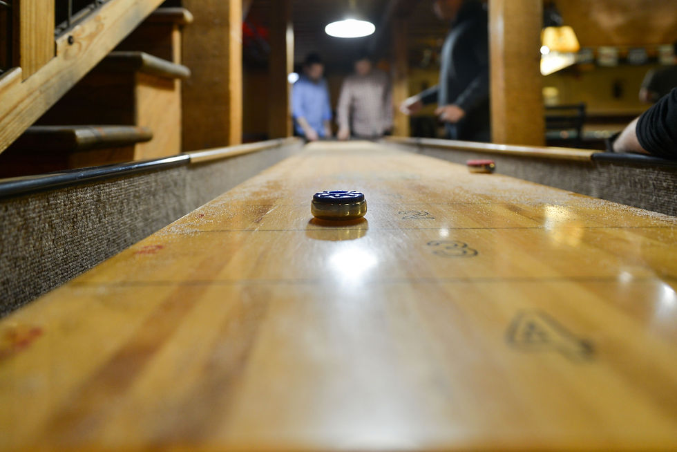 Tisch-Shuffleboard im rubigen center Bern.jpg