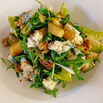 Honey-roast pear and gorgonzola salad