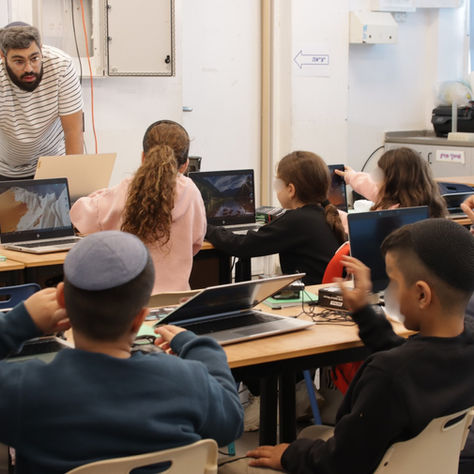 מיזם אדיר: מהפכה חינוכית טכנולוגית לילדים בישראל