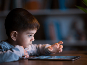 obrazovky a vývoj batolat