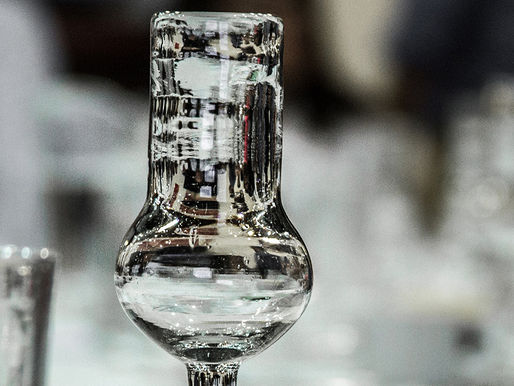 COMO DISFRUTAR UN MEZCAL EN 5 PASOS