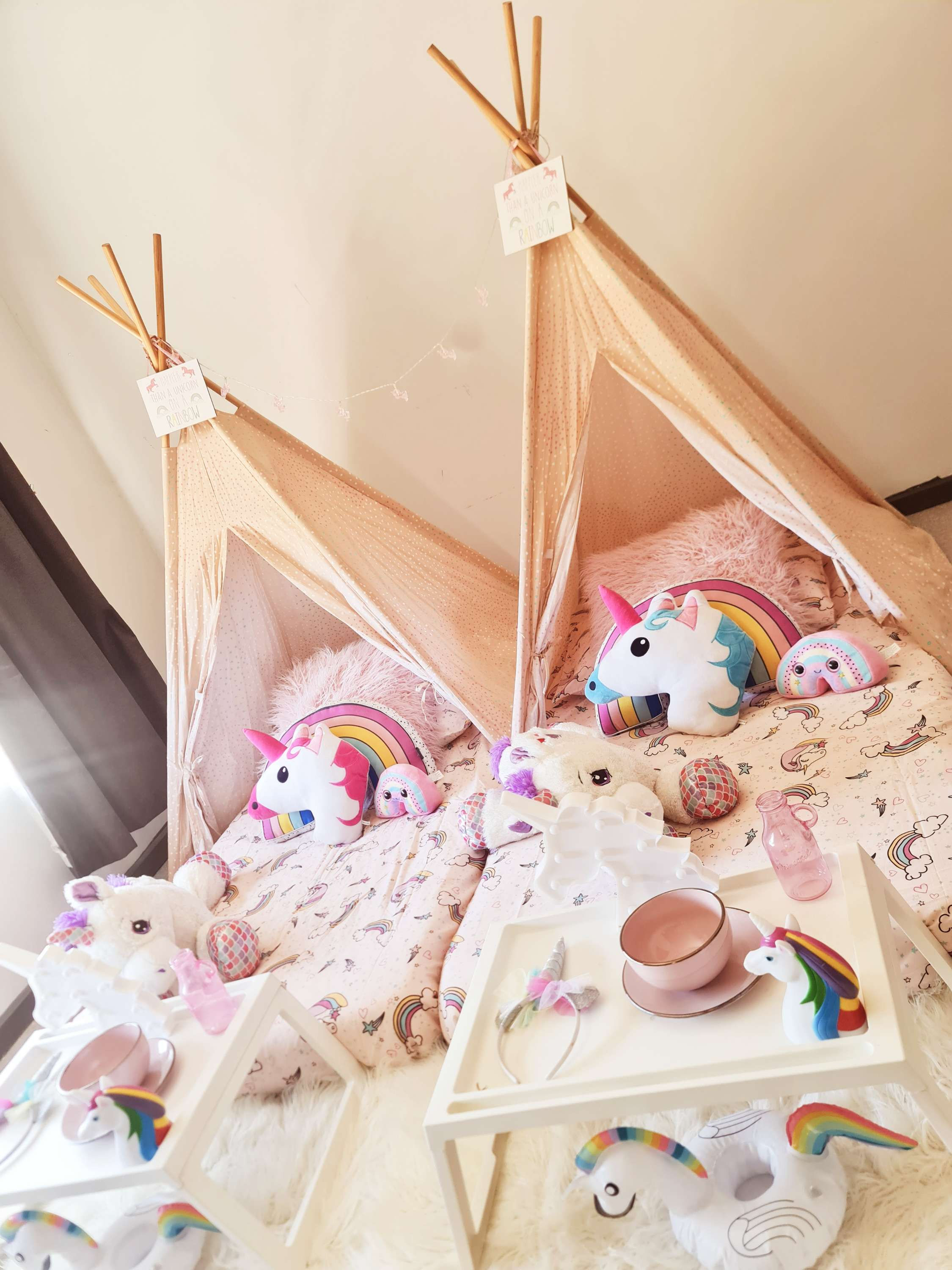 Sleepover Party/ Rainbow Unicorn