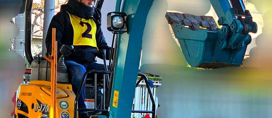 小型建設用車両(ショベルカー)の運転講習会を受講しました