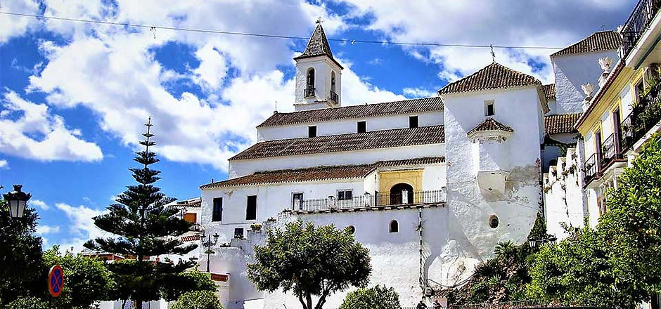 Casarabonela plaza de la iglesia.jpg