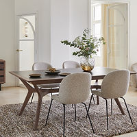 Table rectangulaire extensible CANNES frêne teinté noyer plateau céramique dans une salle à manger chic