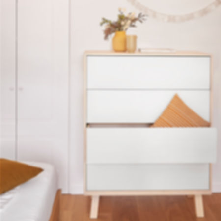 Grande commode 4 tiroirs blanche en bois de face