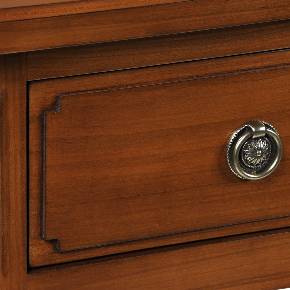 Thumbnail: détail de la façade de tiroir avec anneau louis xvi d'une console directoire merisier massif