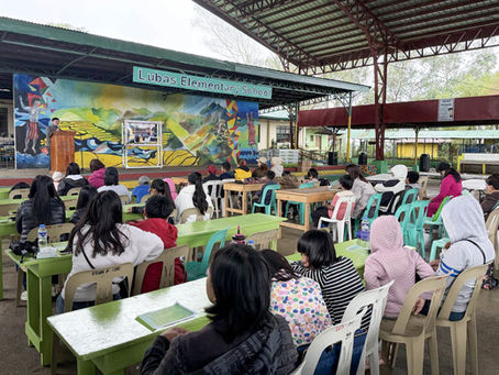 KIDS, PARENTS LEARN TO PLANT USING HYDROPONICS