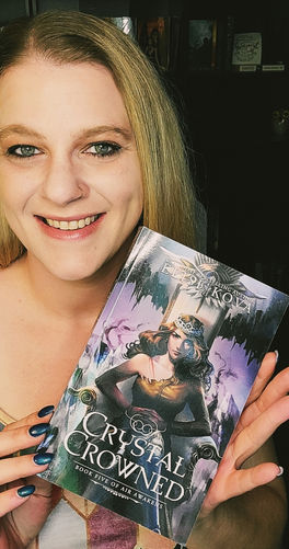 Book Review: Crystal Crowned by Elise Kova