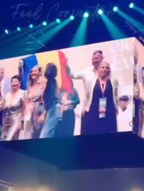 Bühne, Ehrung, Ziel, Rise, Durchstarter, erfolgreich, Erfolg, doterra, ätherische Öle, Aromatherapie