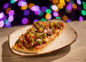 flatbread pizza with everything on it